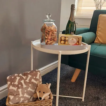 Contractors, Sleeps 6, 3 Beds, Free Parking Semesterbostad *
