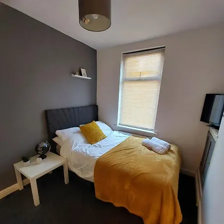 Contractors, Sleeps 6, 3 Beds, Free Parking