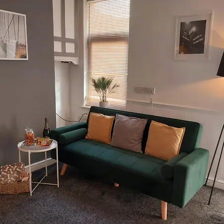 Contractors, Sleeps 6, 3 Beds, Free Parking Semesterbostad