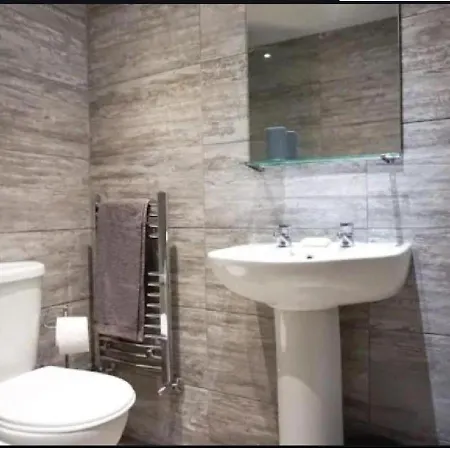 Contractors, Sleeps 6, 3 Beds, Free Parking Semesterbostad Barrow-in-Furness